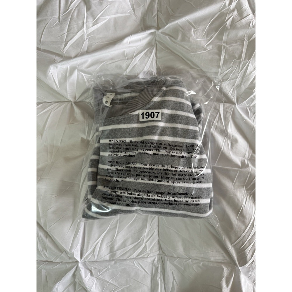 Lululemon Perfectly Oversized Crew Gray Stripe Size Medium Soft EUC - Picture 7 of 7